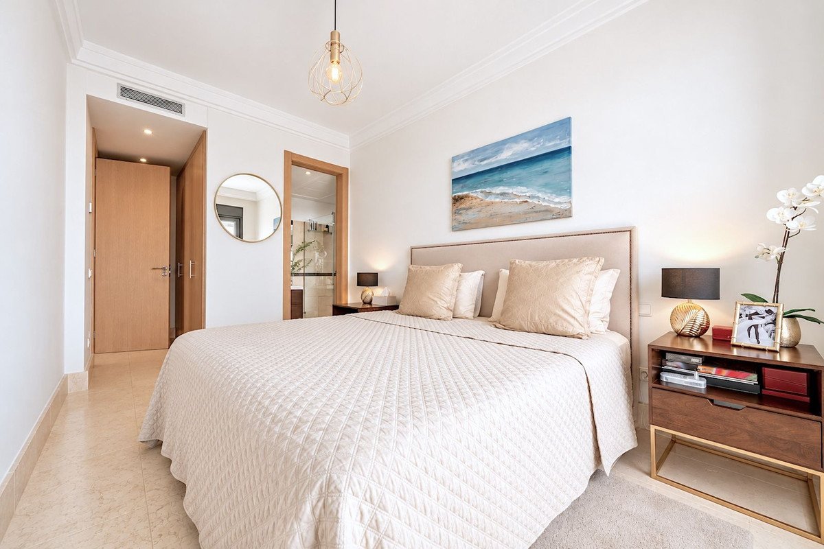 4 Bed Penthouse in Altos de los Monteros