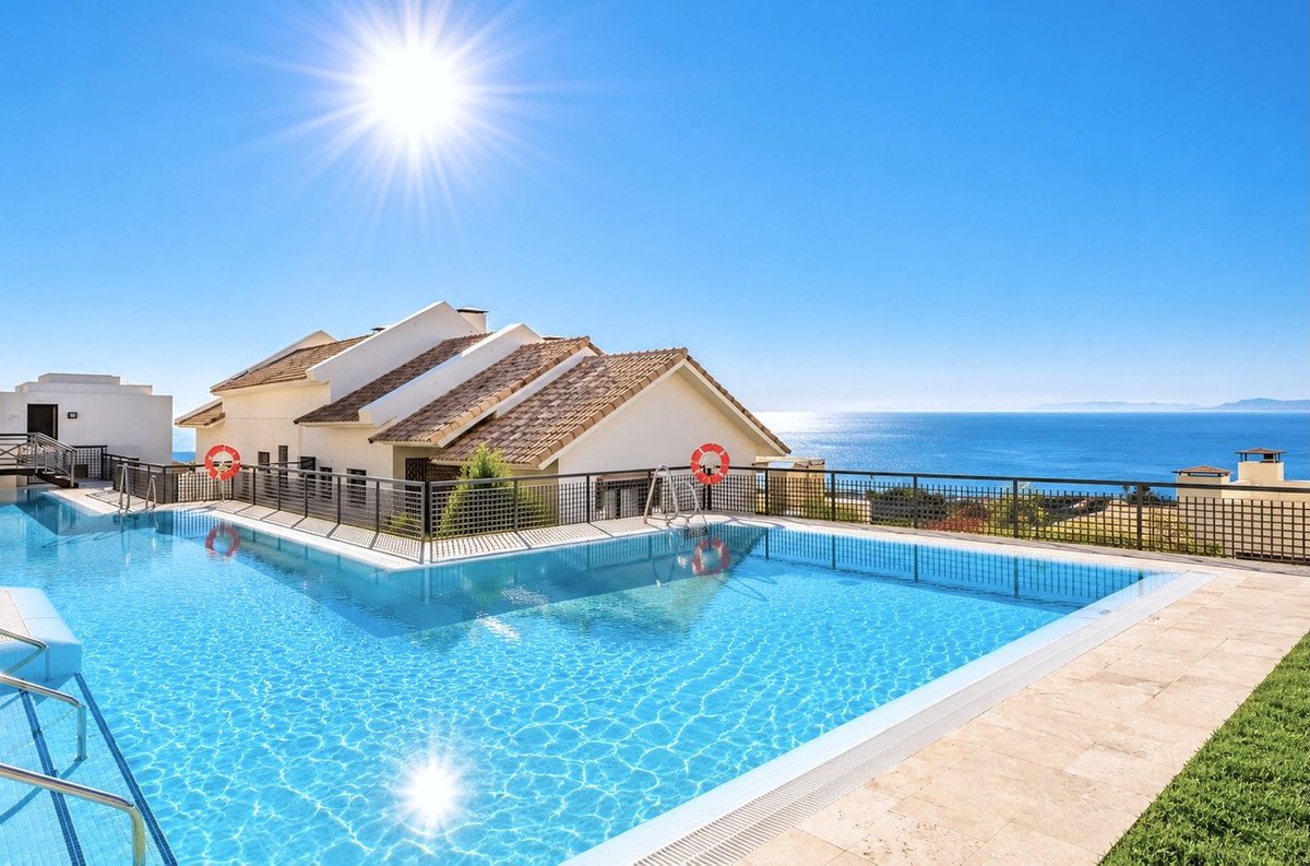 4 Bed Penthouse in Altos de los Monteros