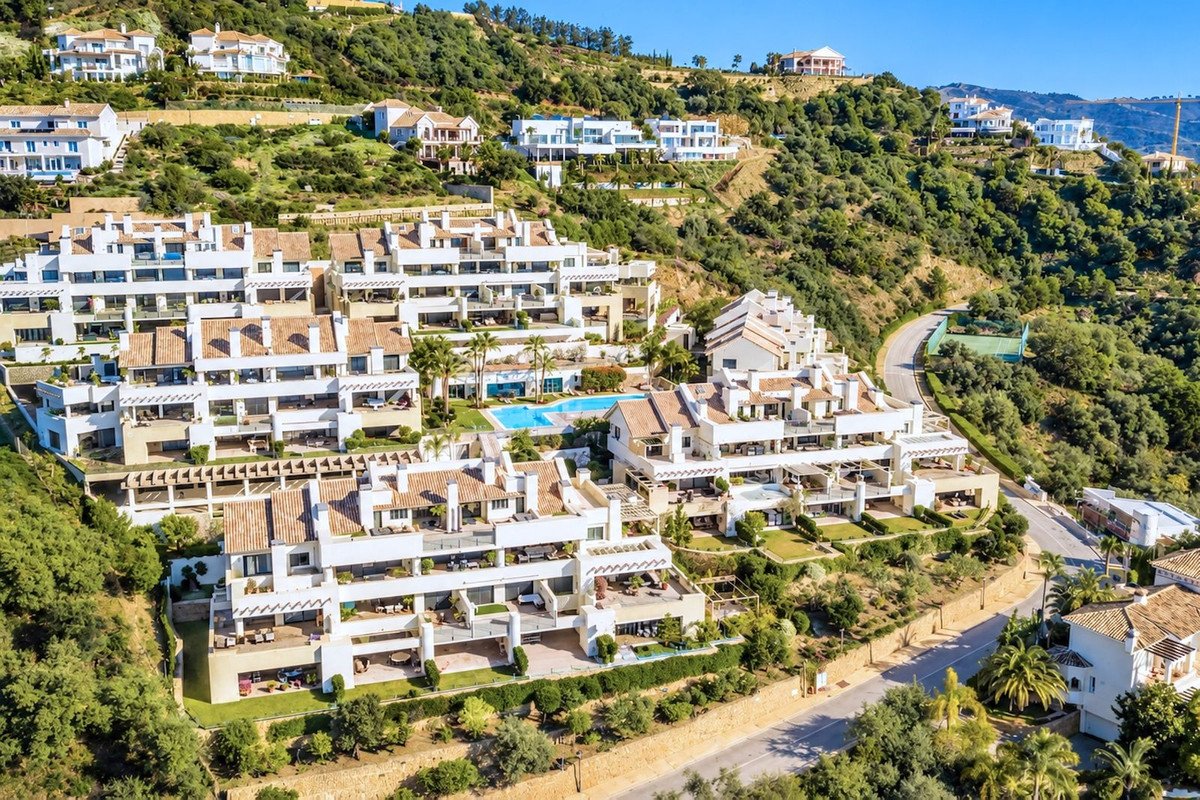 4 Bed Penthouse in Altos de los Monteros