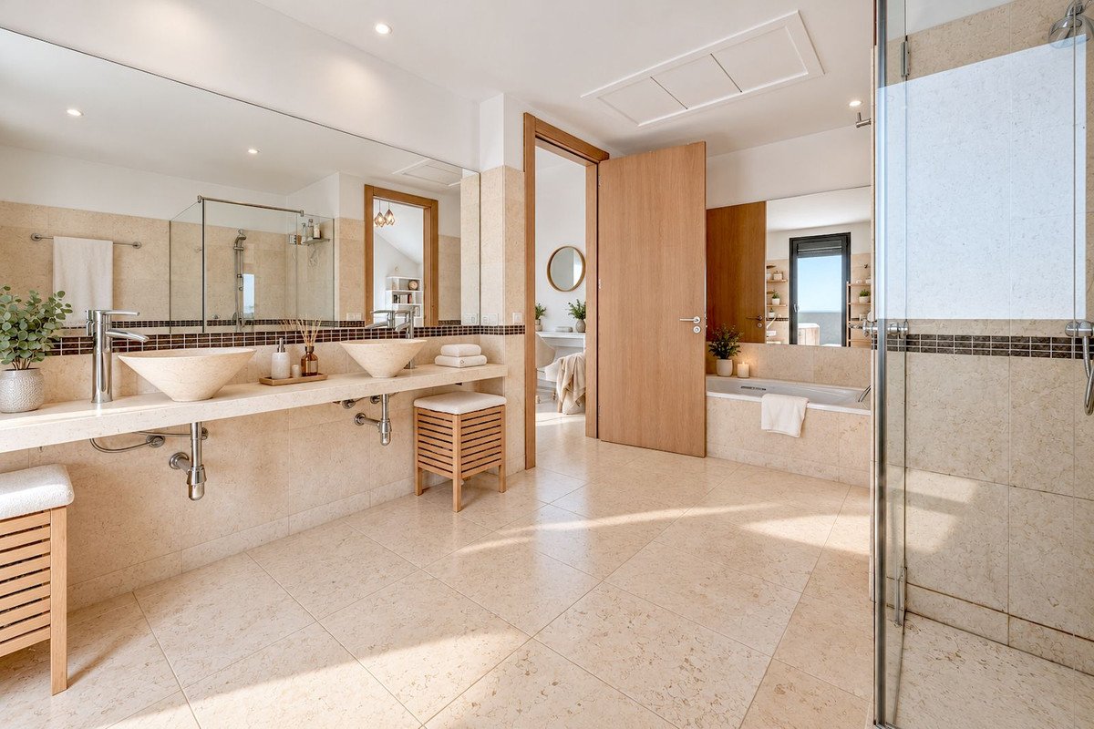 4 Bed Penthouse in Altos de los Monteros
