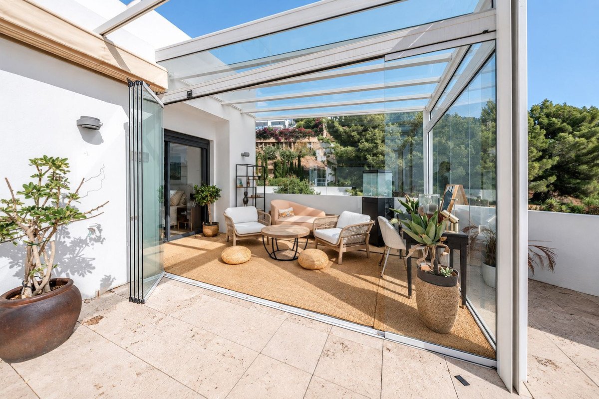 4 Bed Penthouse in Altos de los Monteros