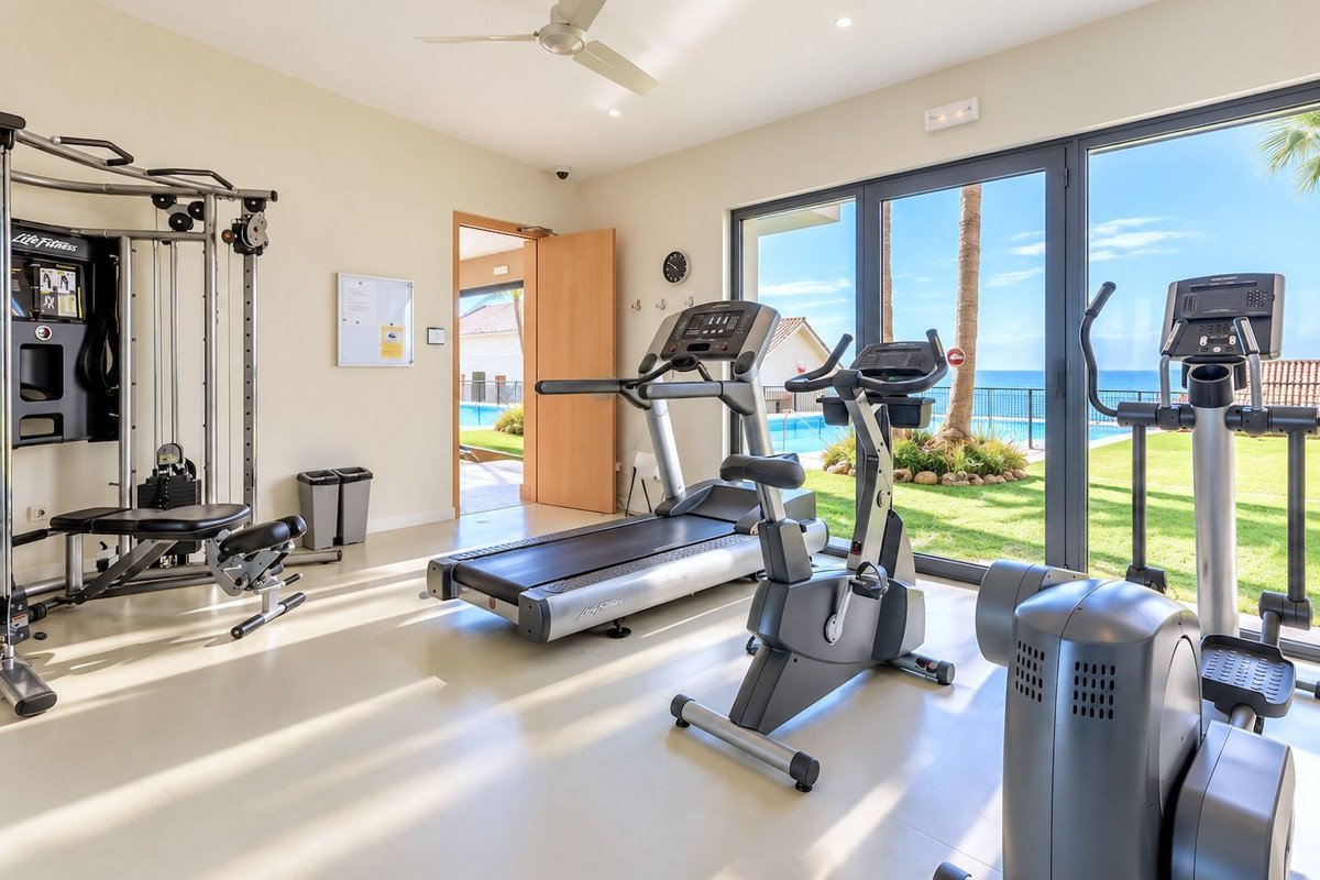 4 Bed Penthouse in Altos de los Monteros