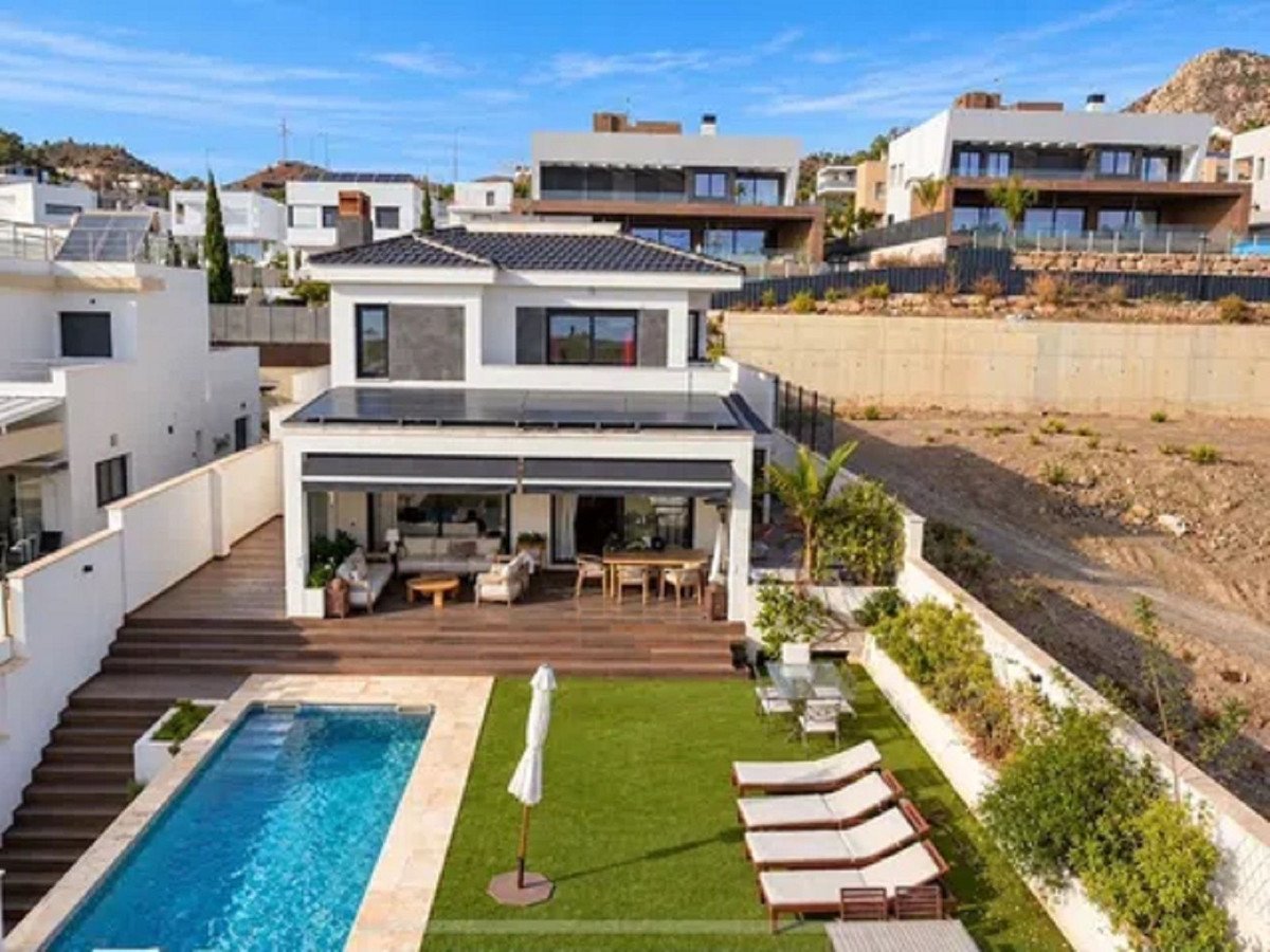 5 Bed Detached Villa in Málaga Este