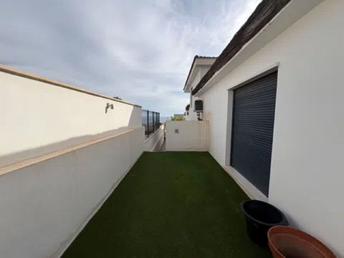 5 Bed Detached Villa in Málaga Este