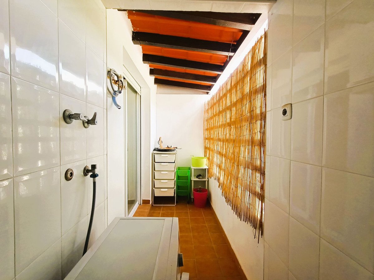 2 Bed Ground Floor Apartment in La Duquesa