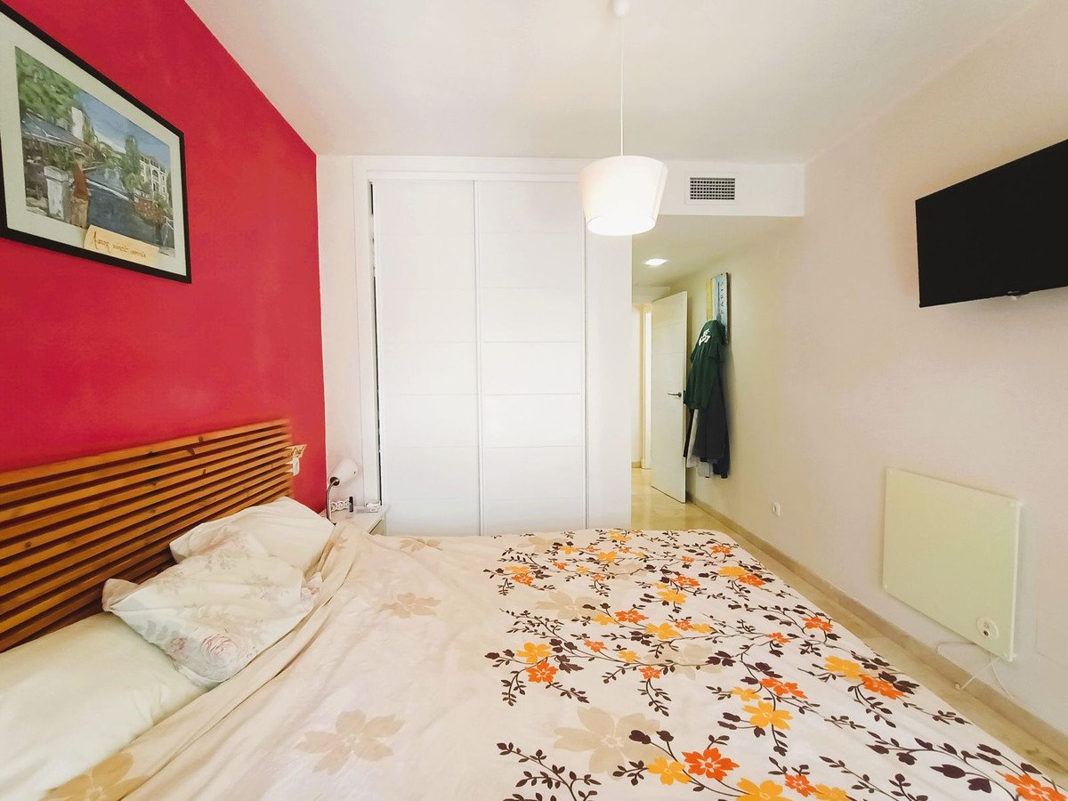 2 Bed Ground Floor Apartment in La Duquesa