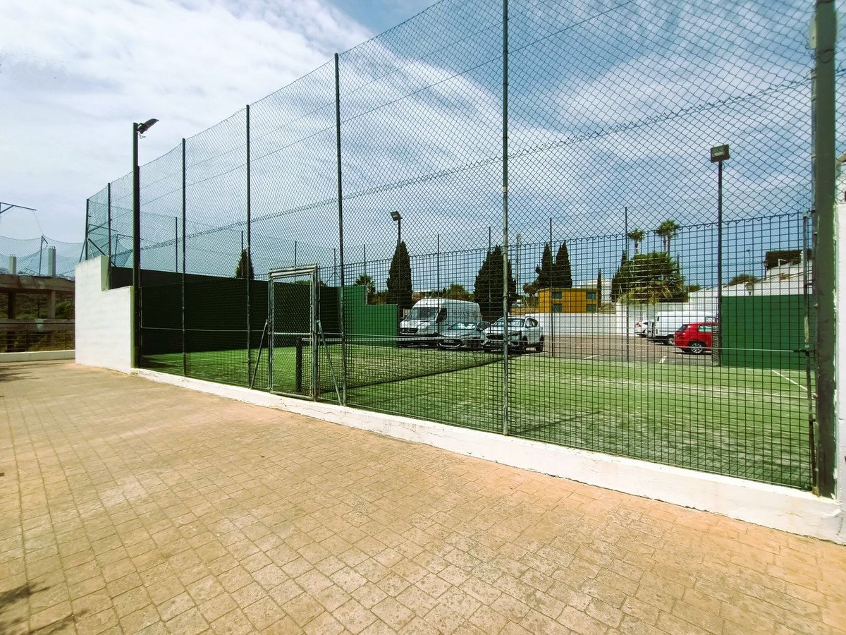 2 Bed Ground Floor Apartment in La Duquesa