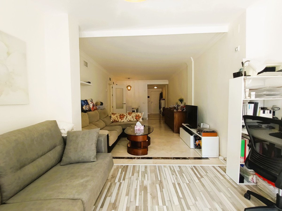 2 Bed Ground Floor Apartment in La Duquesa