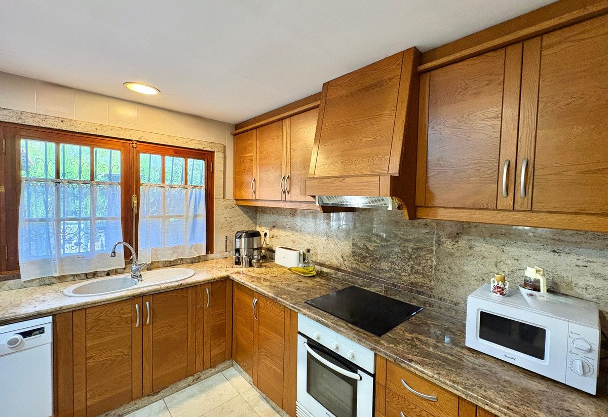 4 Bed Detached Villa in Barx