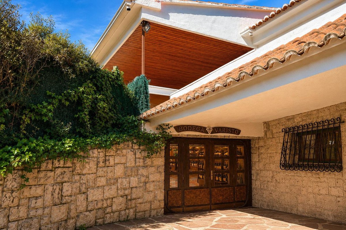 4 Bed Detached Villa in Barx