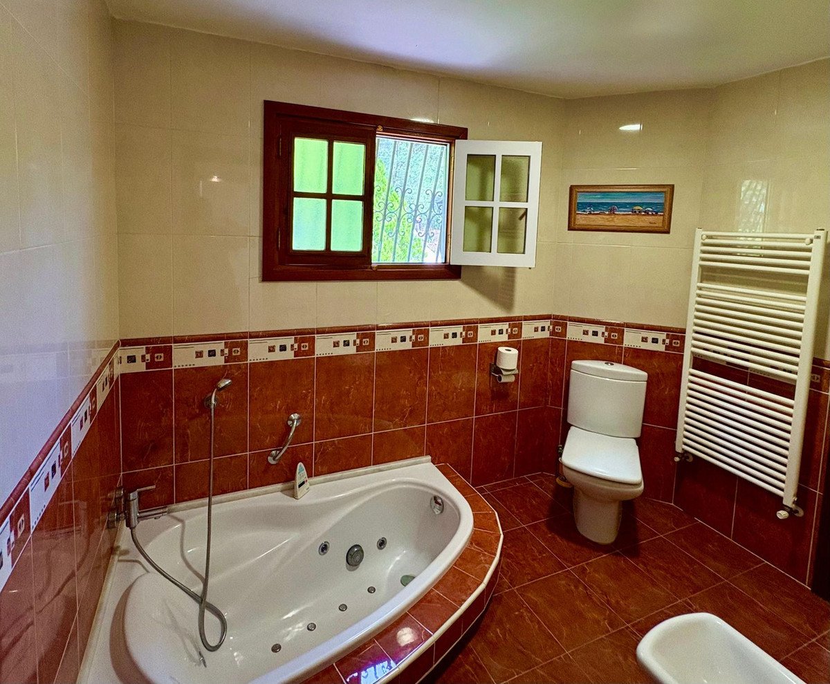 4 Bed Detached Villa in Barx