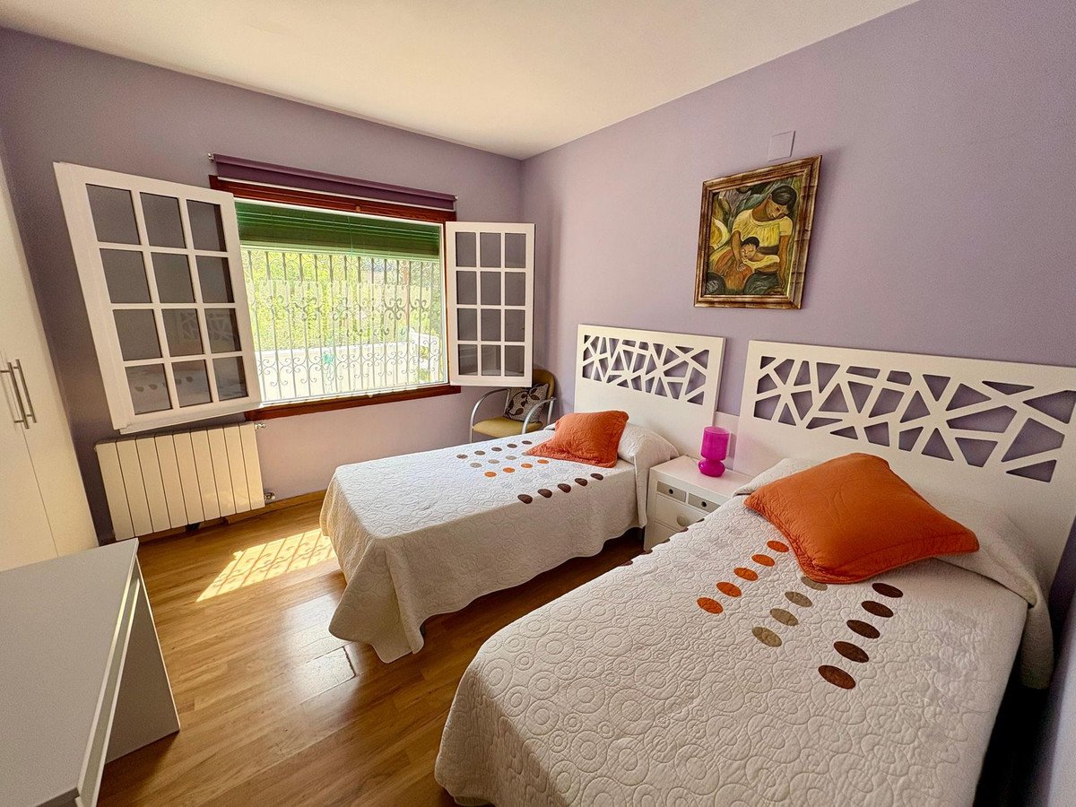 4 Bed Detached Villa in Barx