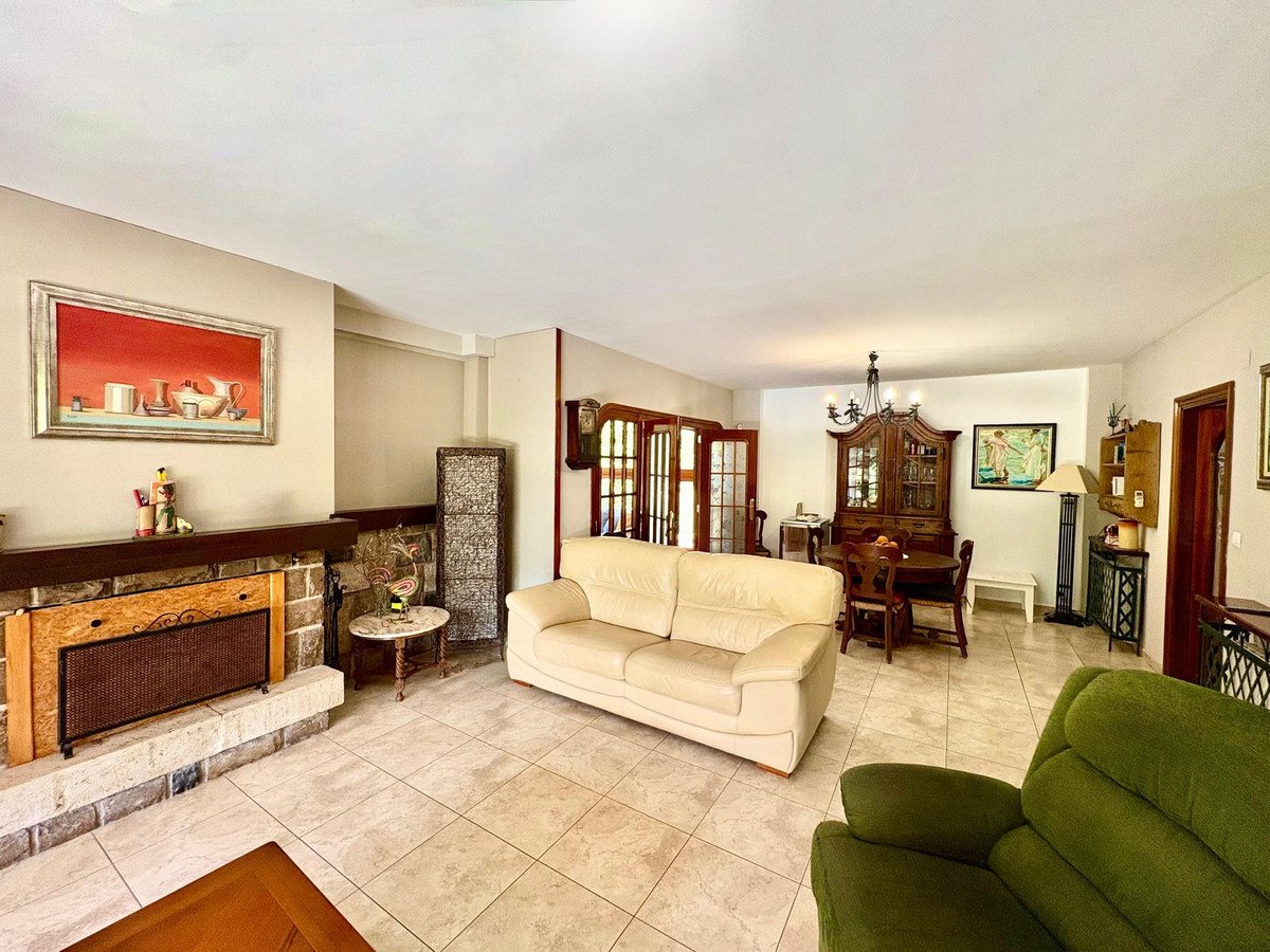 4 Bed Detached Villa in Barx
