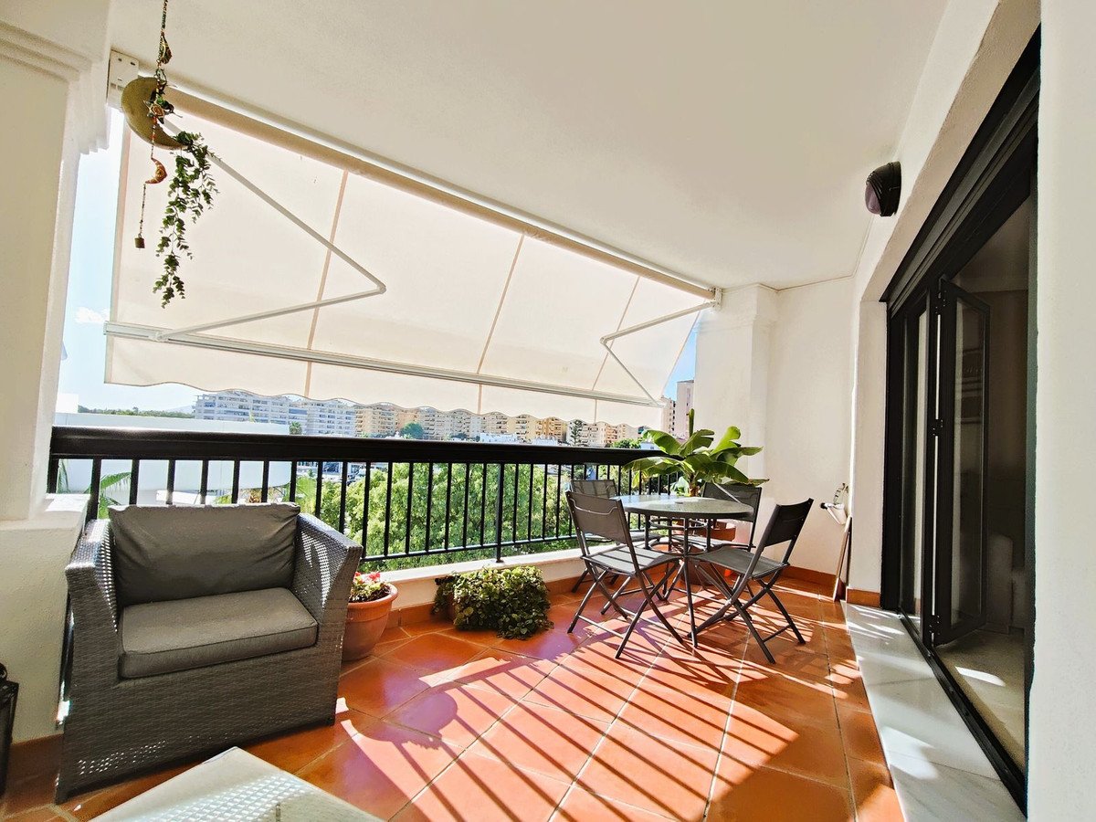 3 Bed Middle Floor Apartment in San Pedro de Alcántara