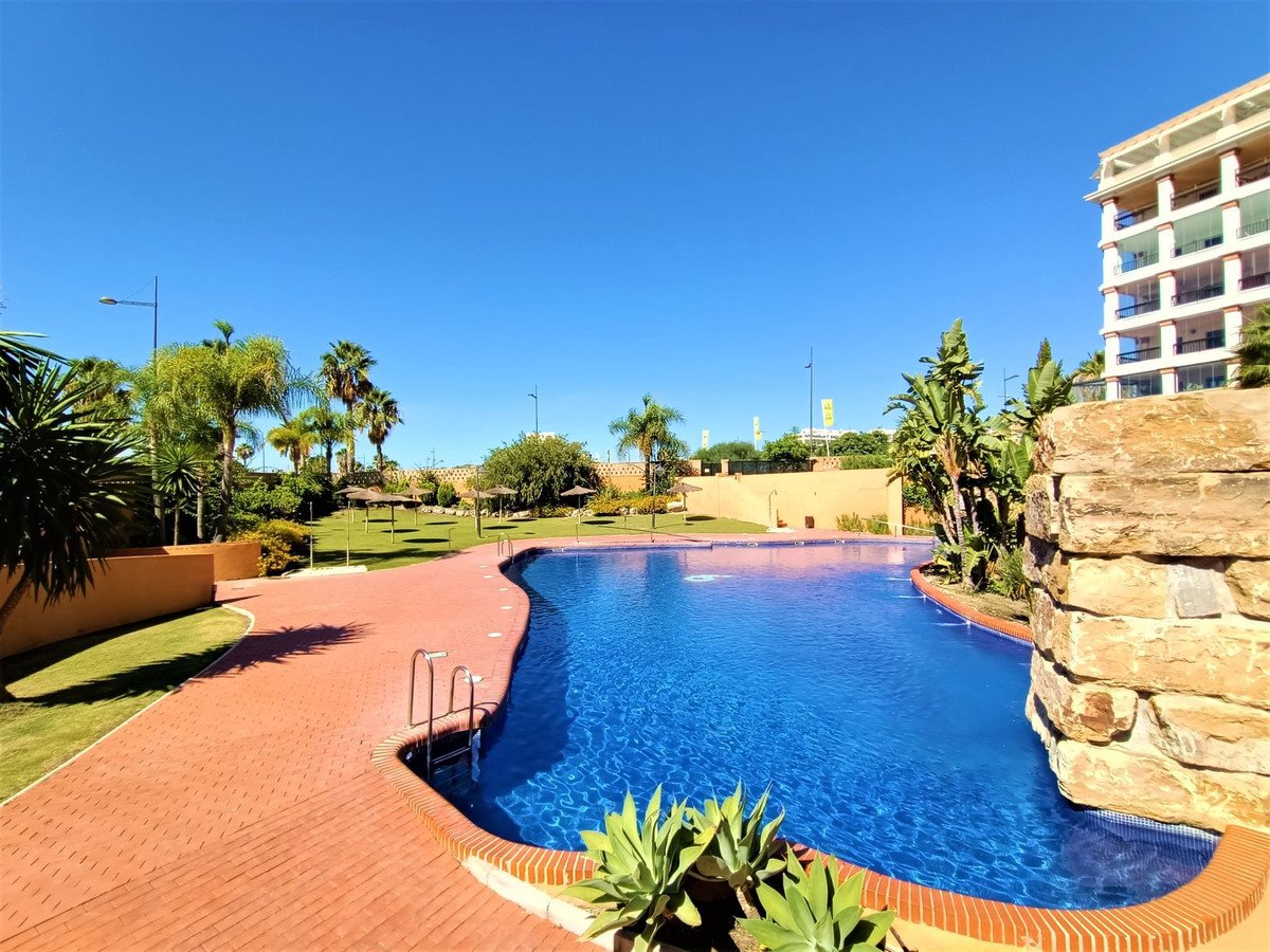 3 Bed Middle Floor Apartment in San Pedro de Alcántara