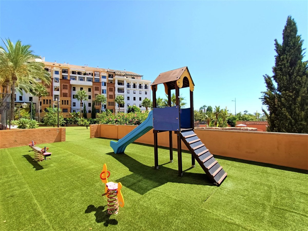 3 Bed Middle Floor Apartment in San Pedro de Alcántara