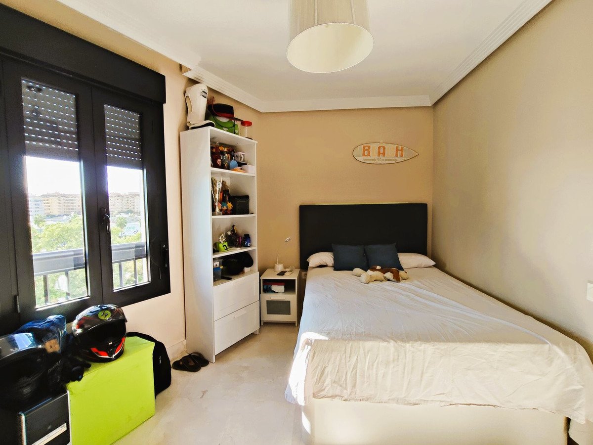 3 Bed Middle Floor Apartment in San Pedro de Alcántara