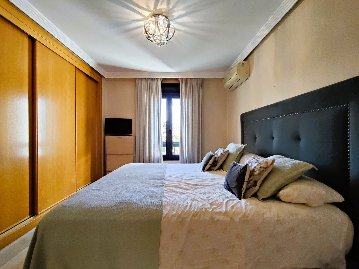3 Bed Middle Floor Apartment in San Pedro de Alcántara