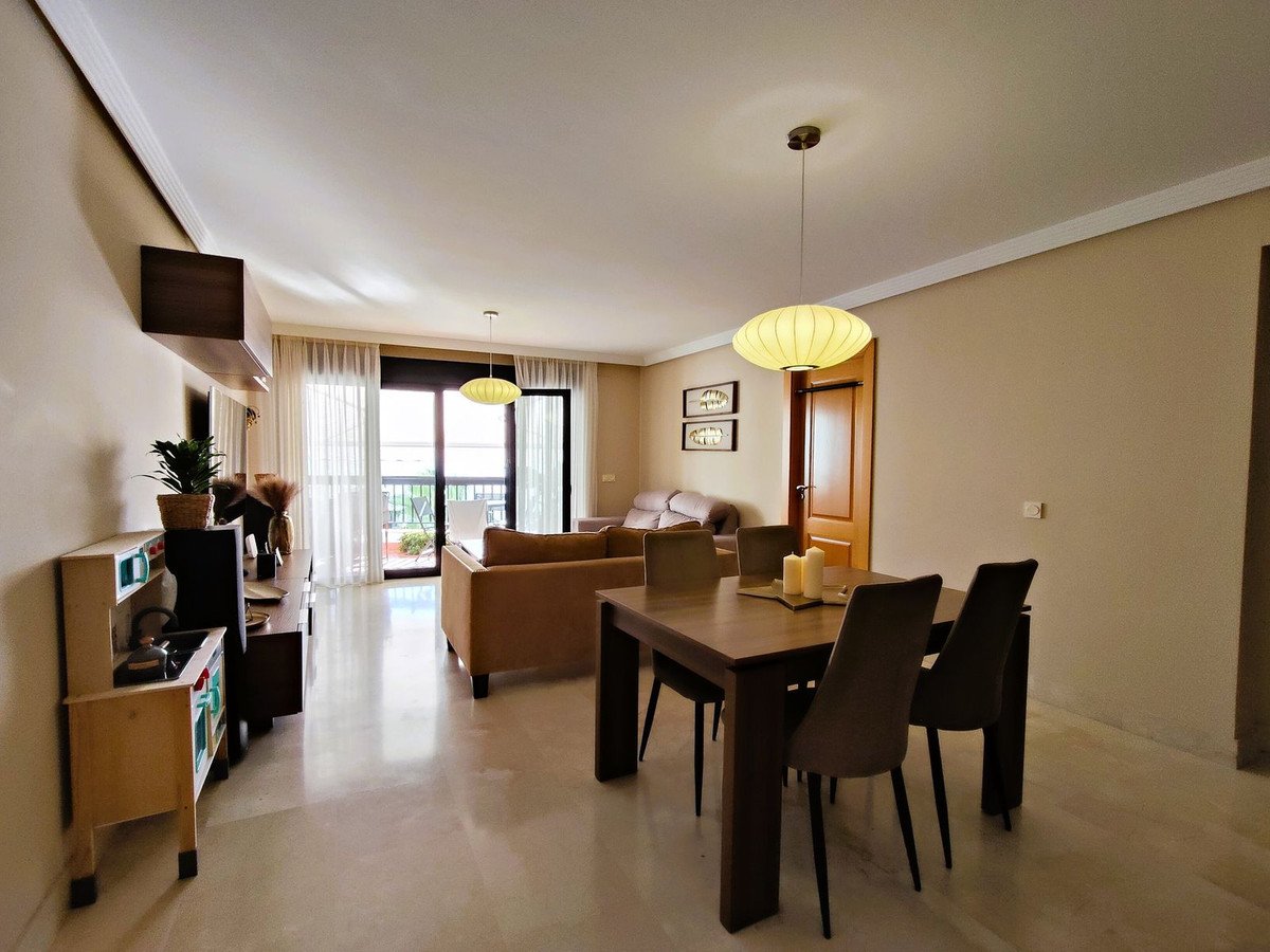 3 Bed Middle Floor Apartment in San Pedro de Alcántara