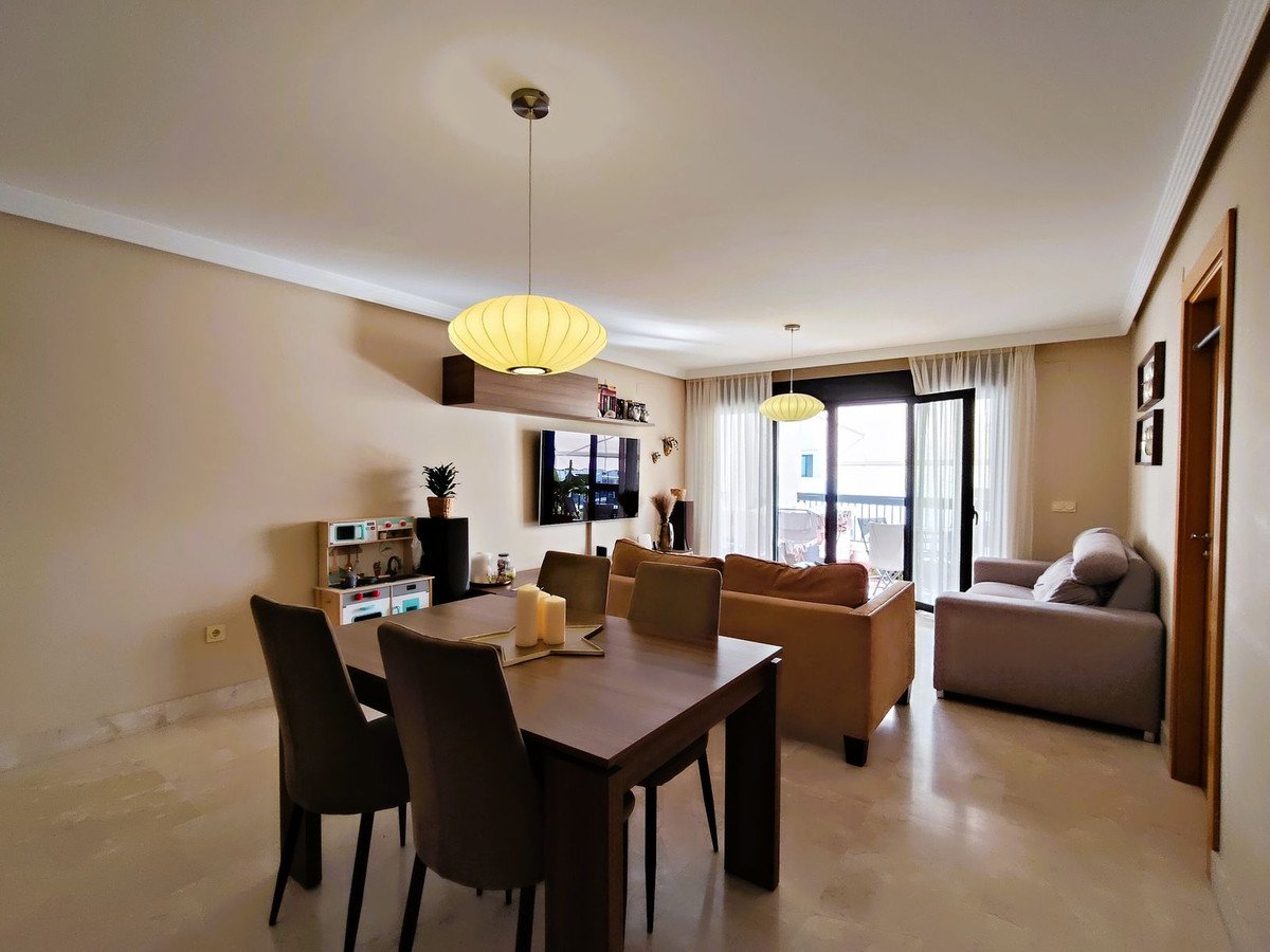 3 Bed Middle Floor Apartment in San Pedro de Alcántara