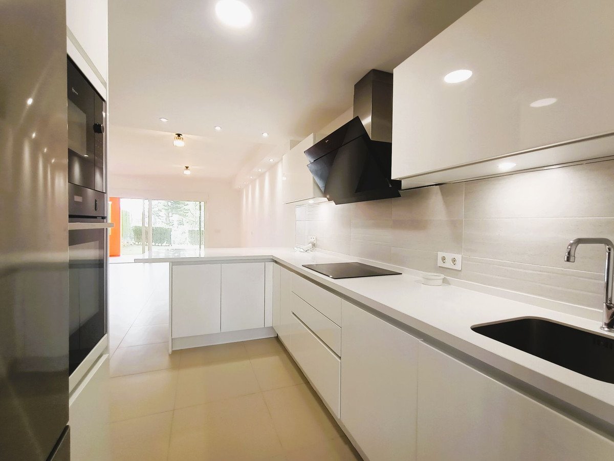 3 Bed Townhouse in El Paraiso