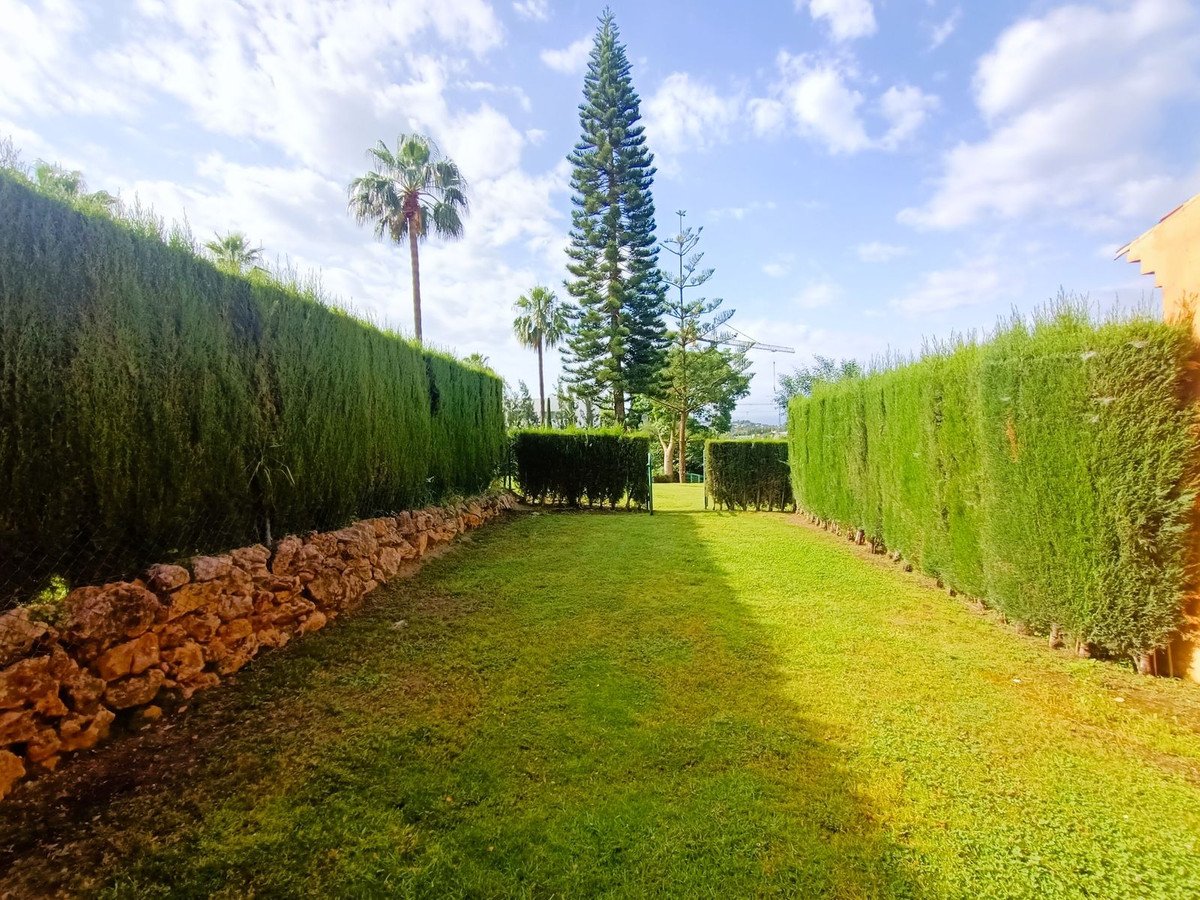 3 Bed Townhouse in El Paraiso