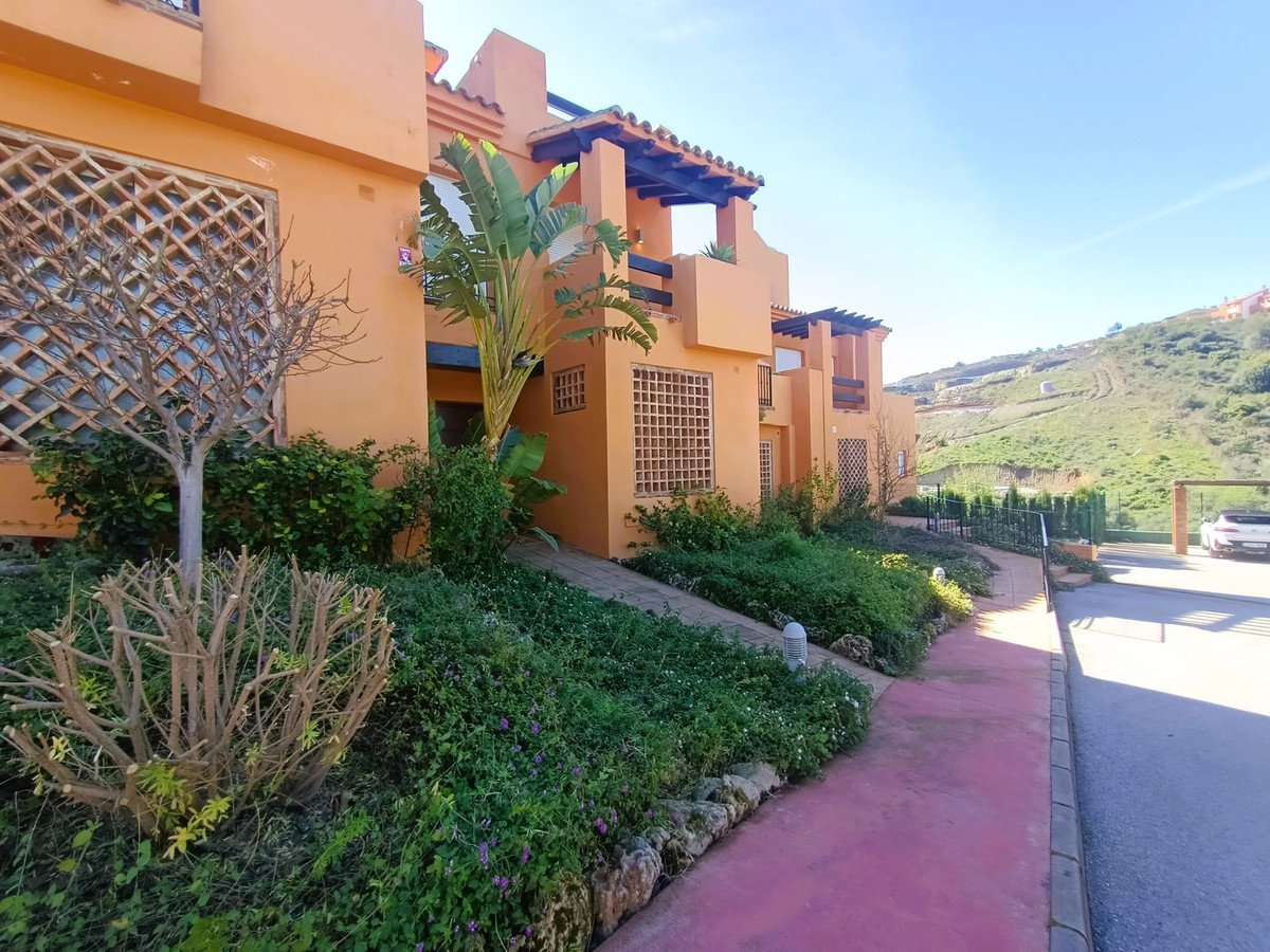3 Bed Townhouse in El Paraiso
