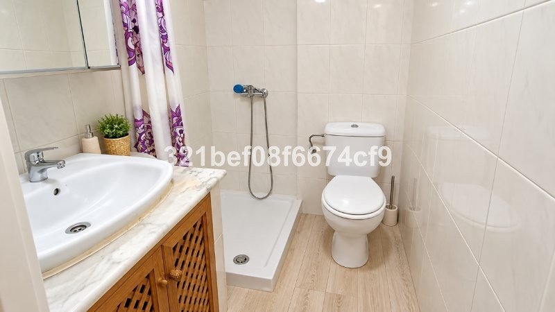 2 Bed Middle Floor Apartment in Teatinos