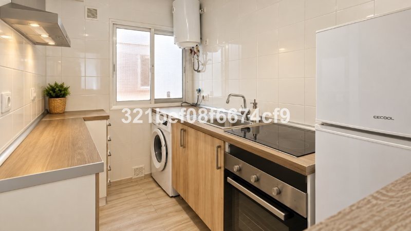 2 Bed Middle Floor Apartment in Teatinos