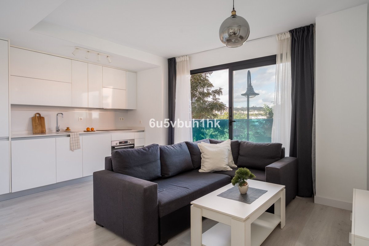 1 Bed Middle Floor Apartment in Las Lagunas