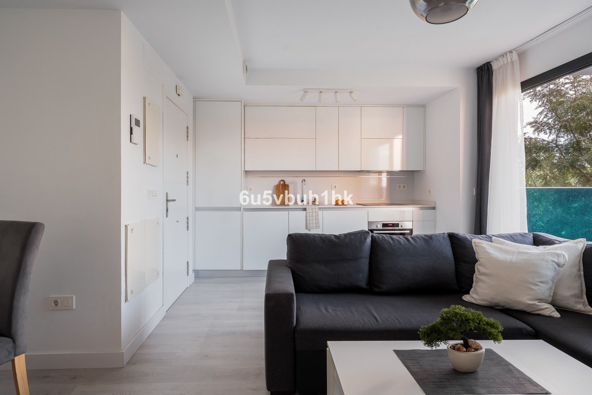 1 Bed Middle Floor Apartment in Las Lagunas