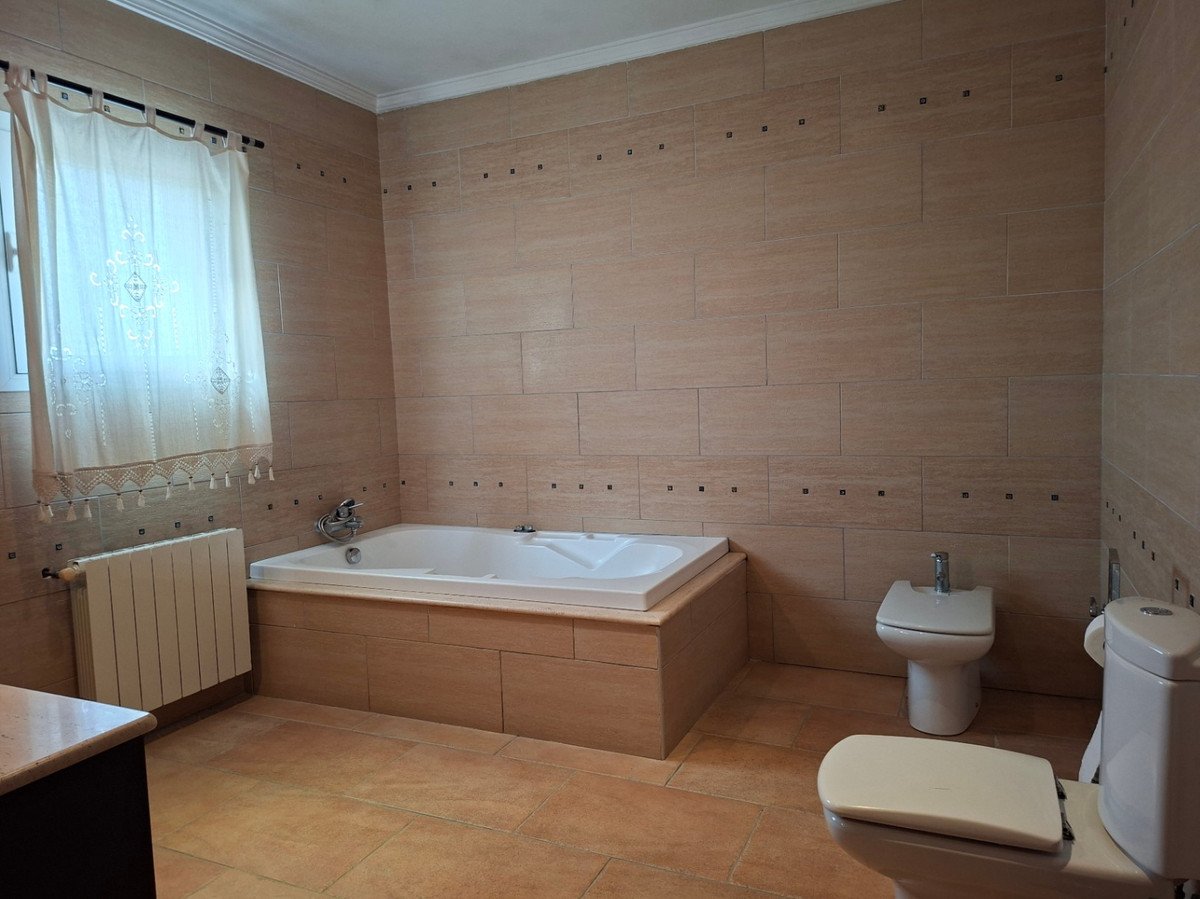 3 Bed Detached Villa in Playa