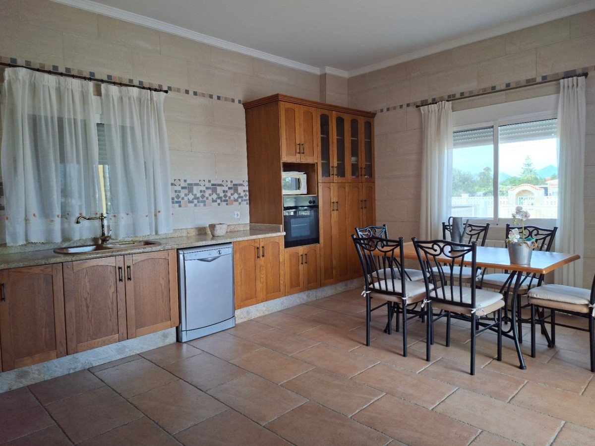 3 Bed Detached Villa in Playa
