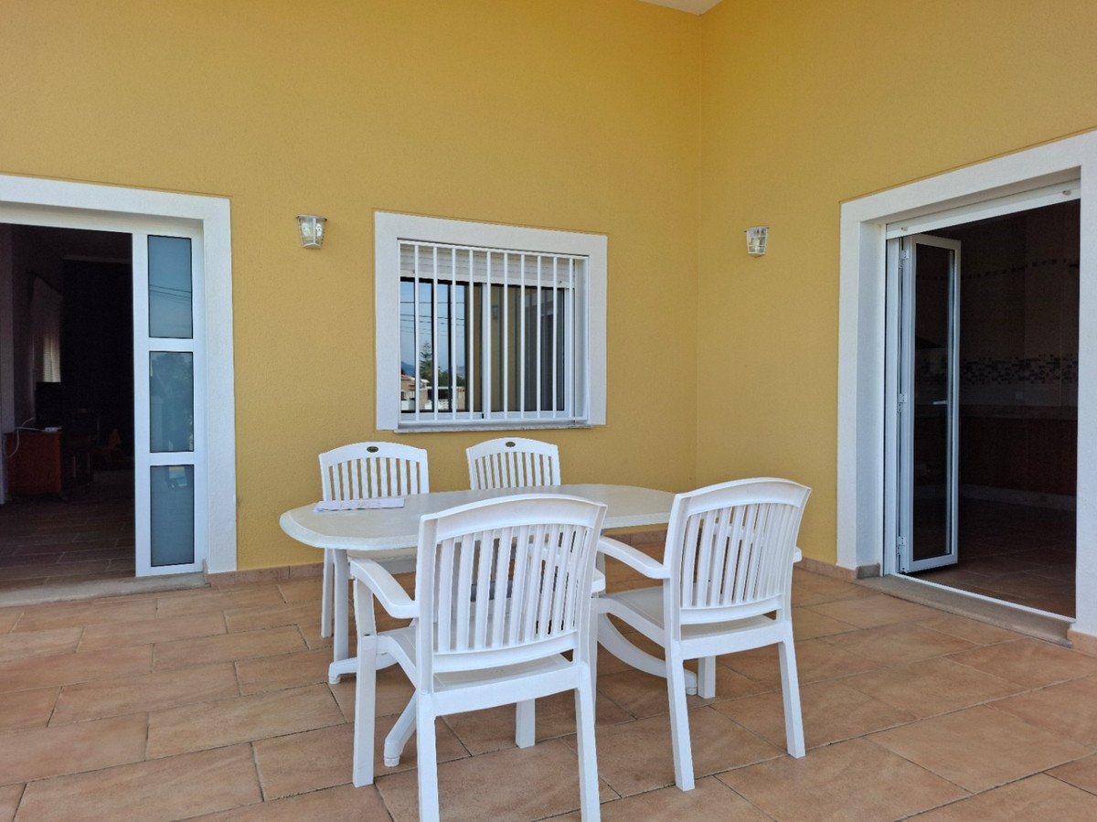 3 Bed Detached Villa in Playa