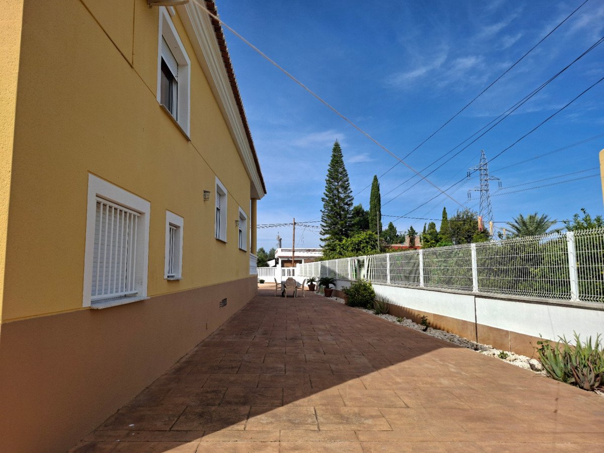 3 Bed Detached Villa in Playa