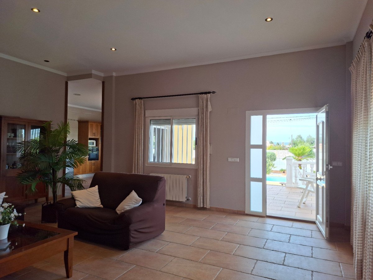 3 Bed Detached Villa in Playa