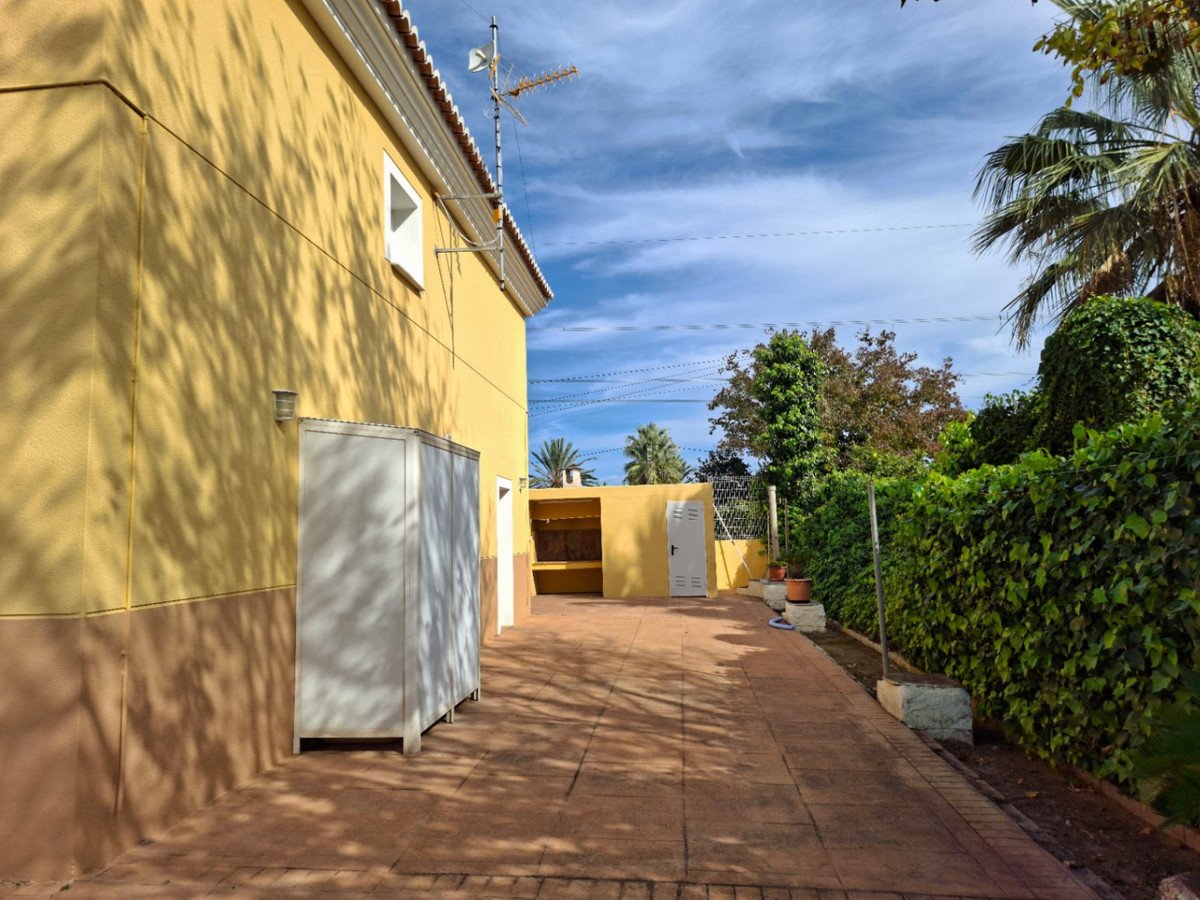 3 Bed Detached Villa in Playa