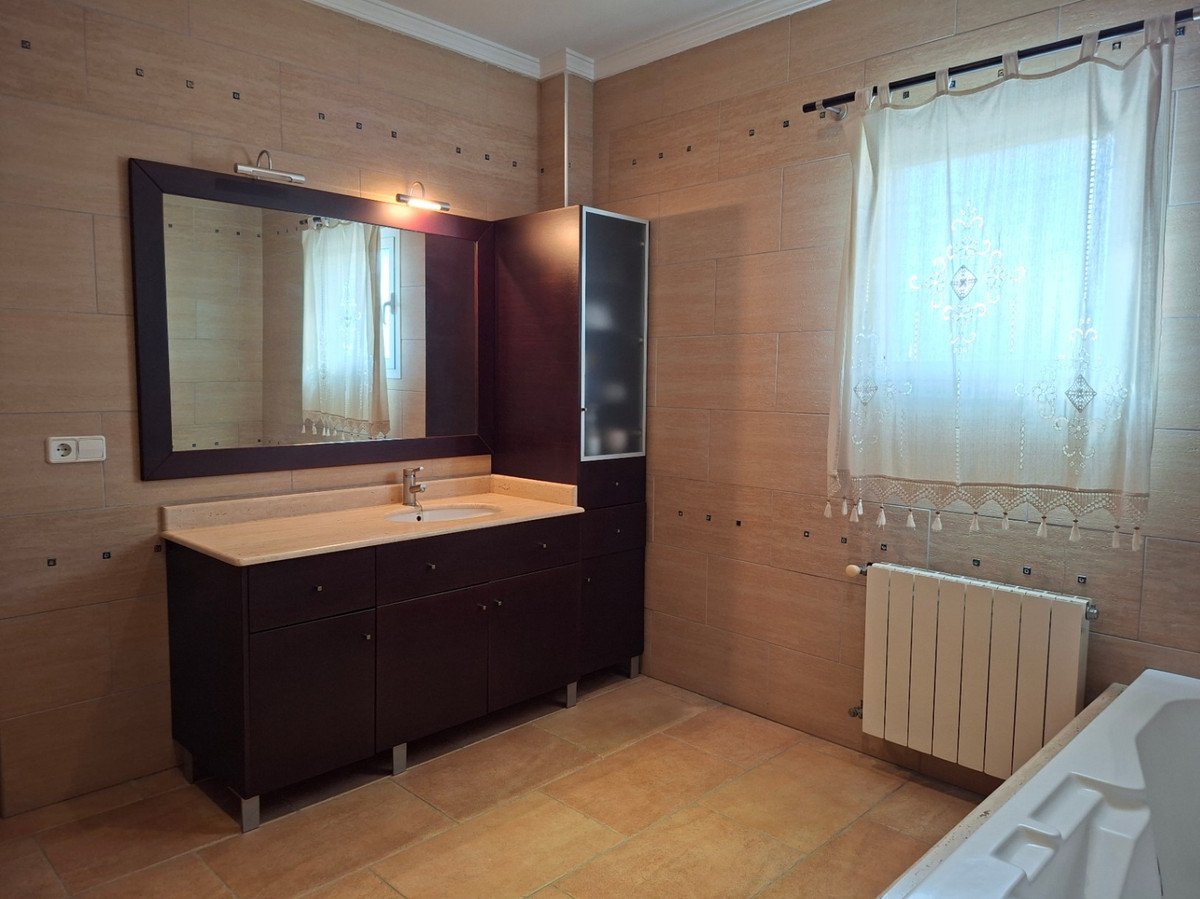 3 Bed Detached Villa in Playa