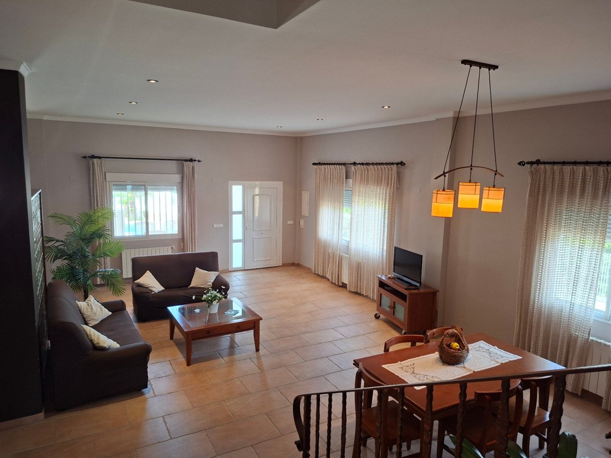3 Bed Detached Villa in Playa