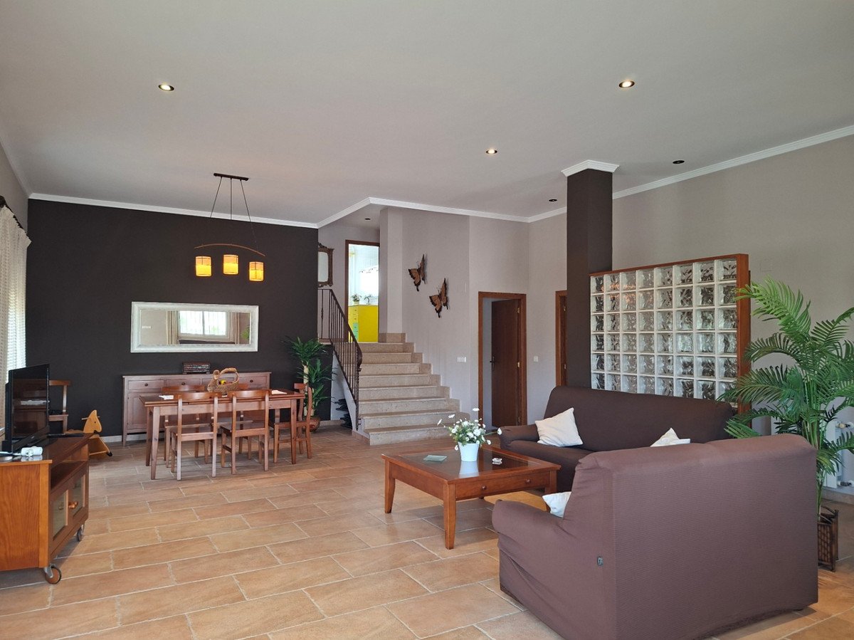 3 Bed Detached Villa in Playa