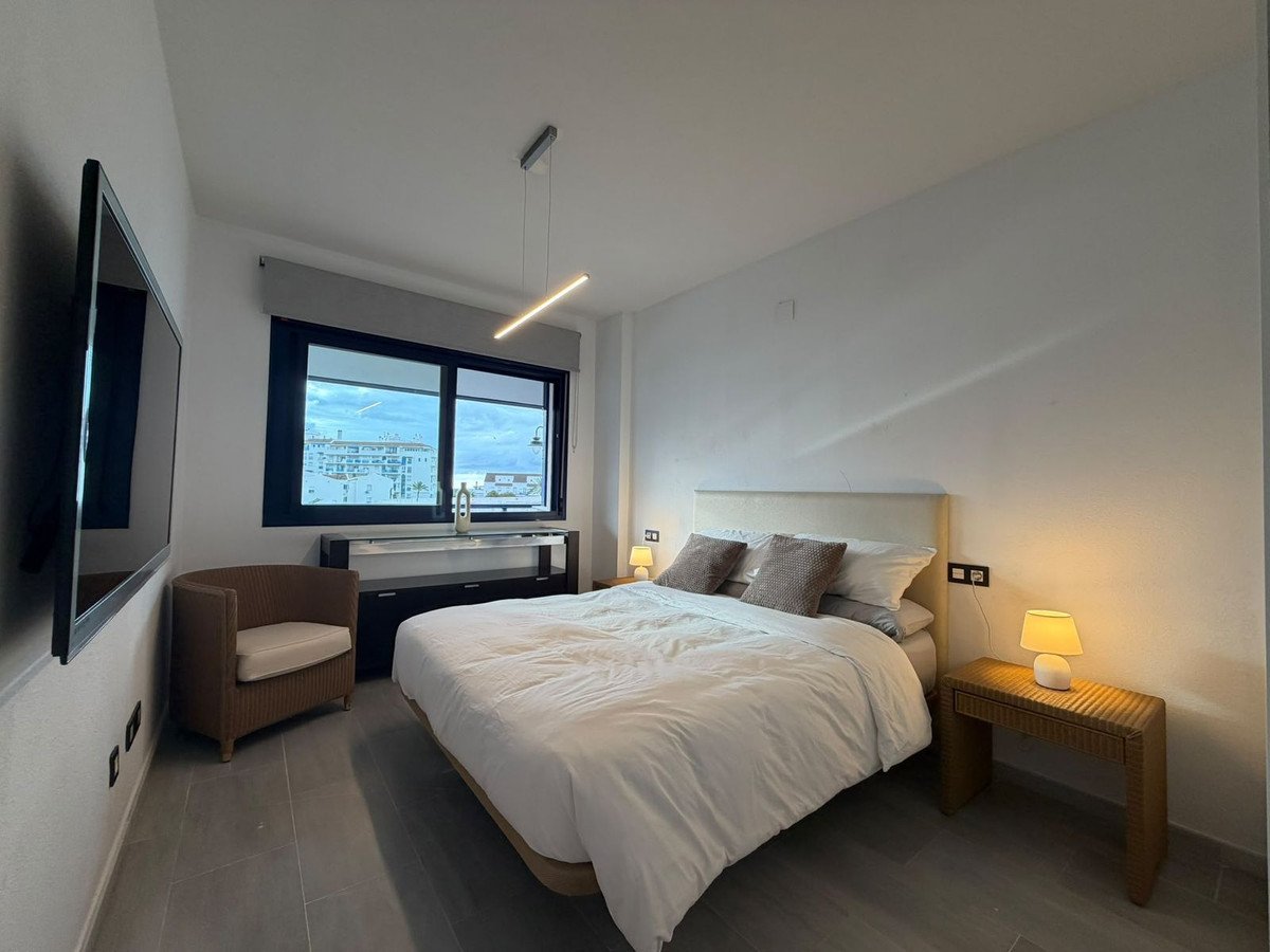 3 Bed Middle Floor Apartment in Estepona