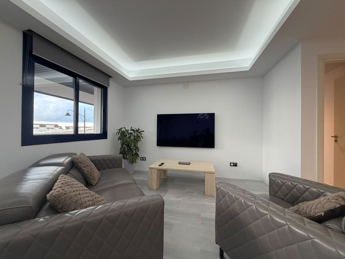 3 Bed Middle Floor Apartment in Estepona