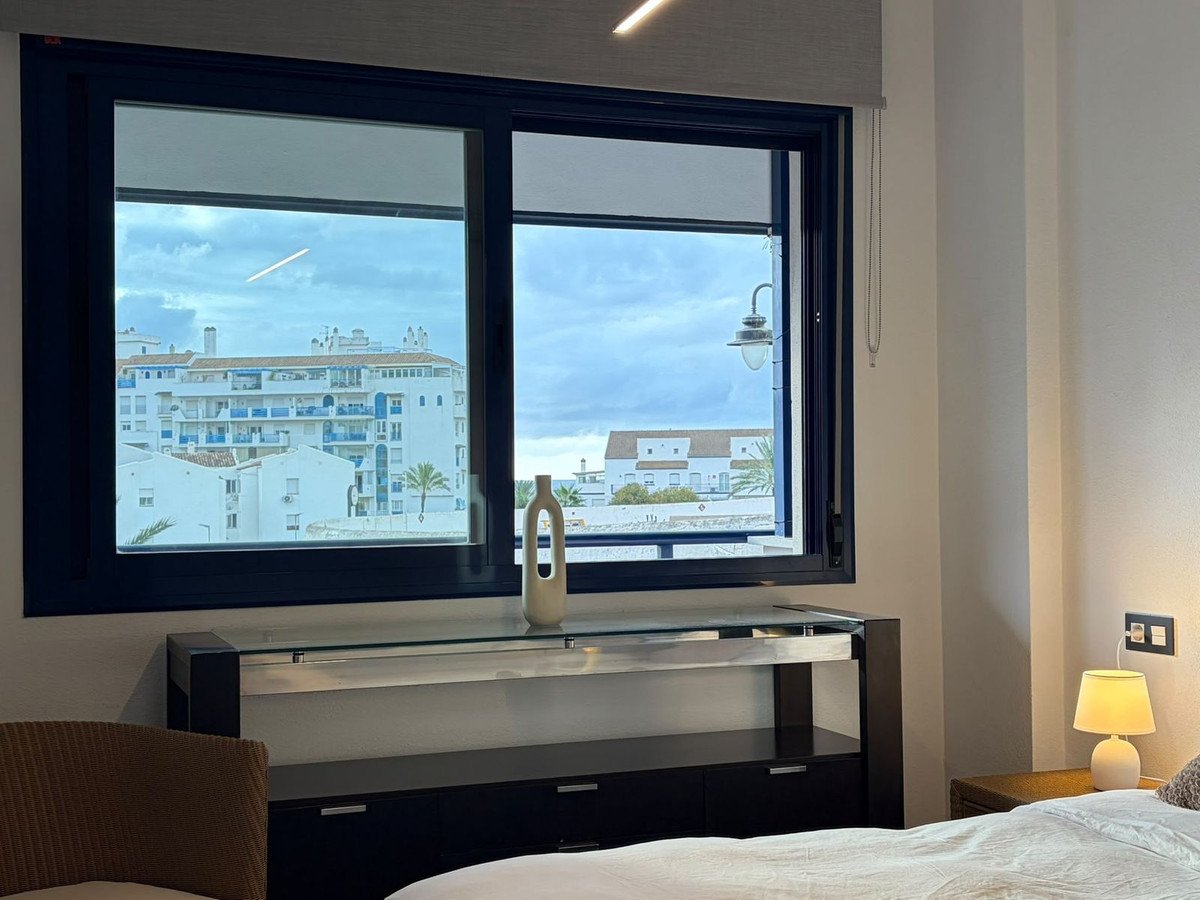 3 Bed Middle Floor Apartment in Estepona