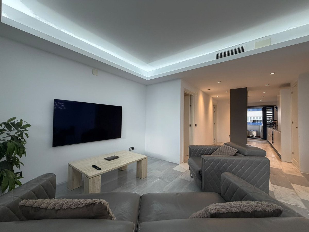 3 Bed Middle Floor Apartment in Estepona