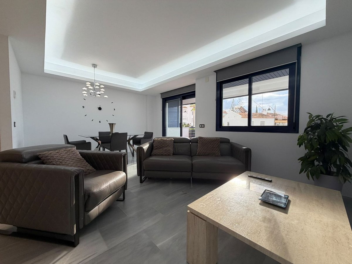 3 Bed Middle Floor Apartment in Estepona