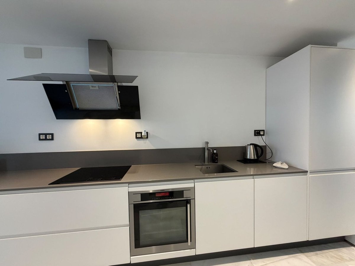 3 Bed Middle Floor Apartment in Estepona