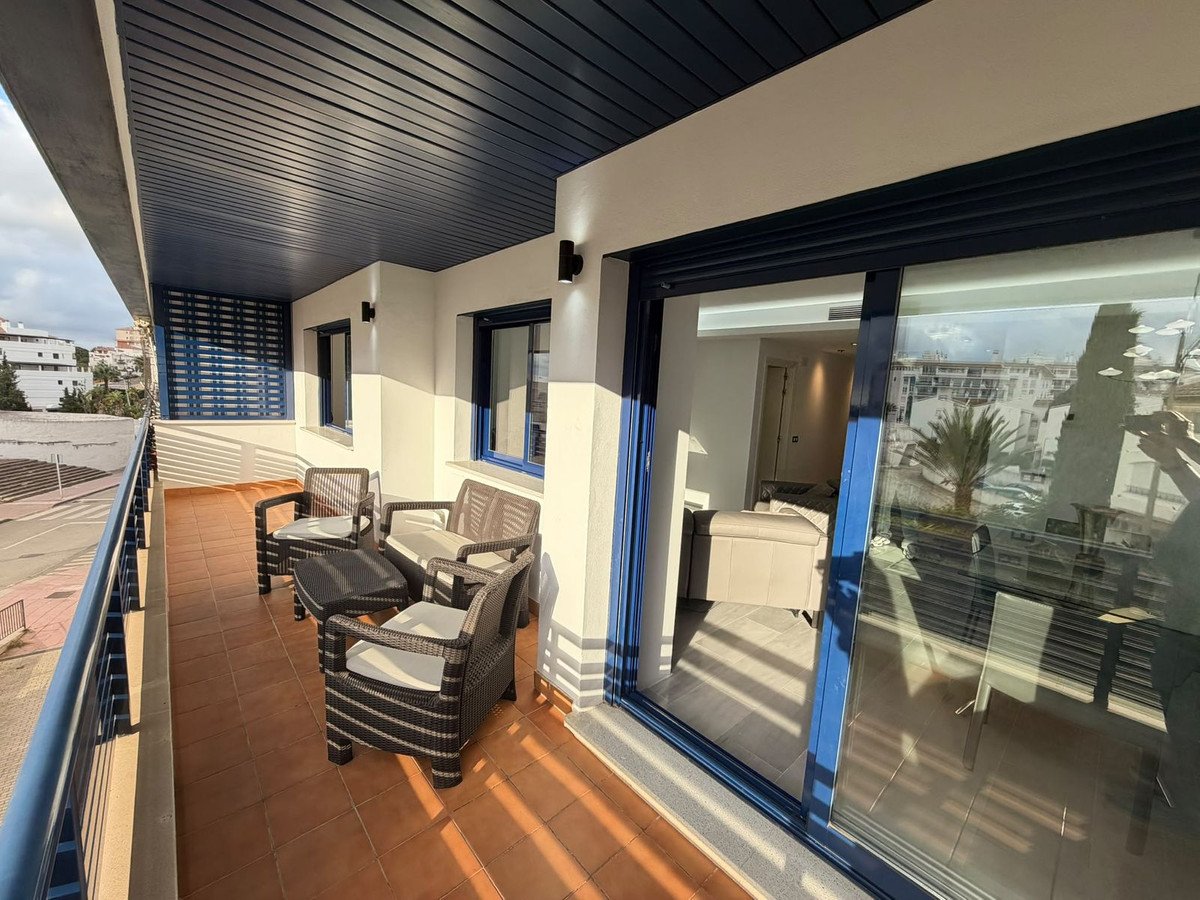 3 Bed Middle Floor Apartment in Estepona