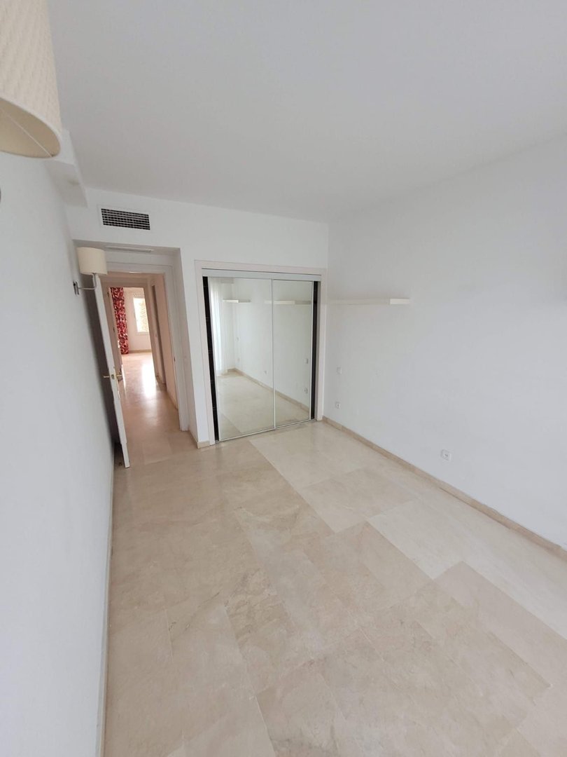 3 Bed Middle Floor Apartment in Estepona