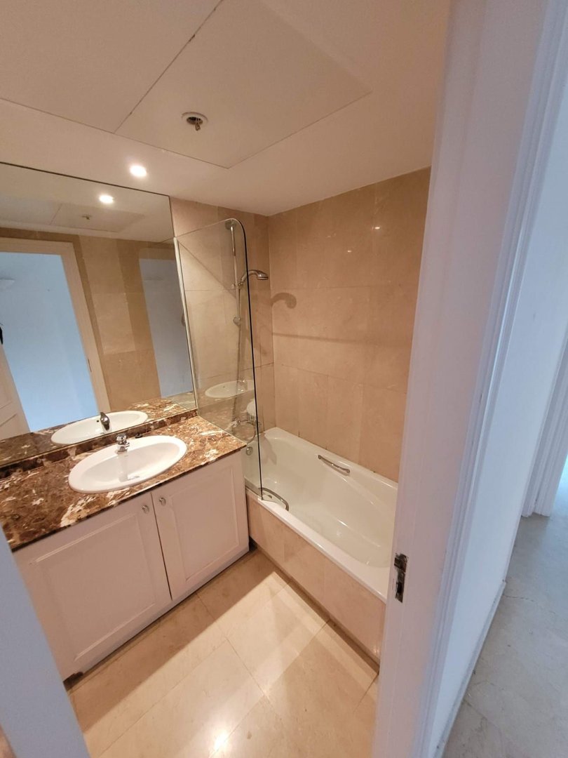 3 Bed Middle Floor Apartment in Estepona