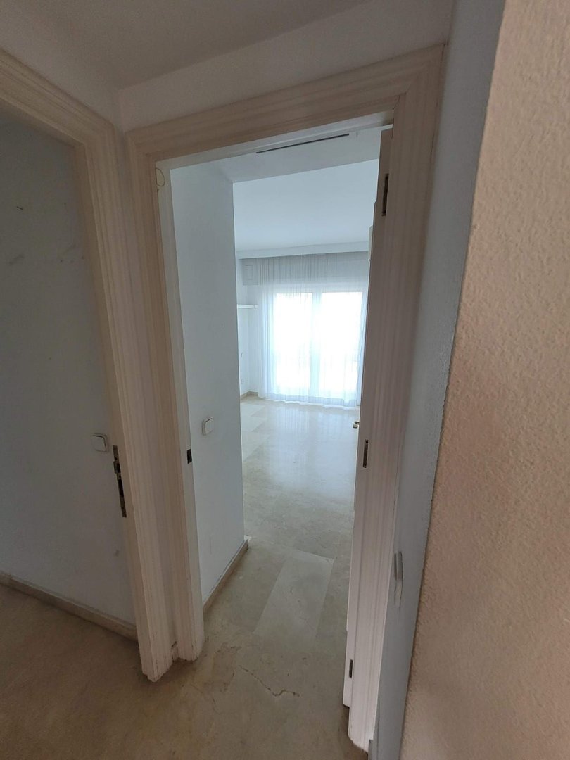 3 Bed Middle Floor Apartment in Estepona